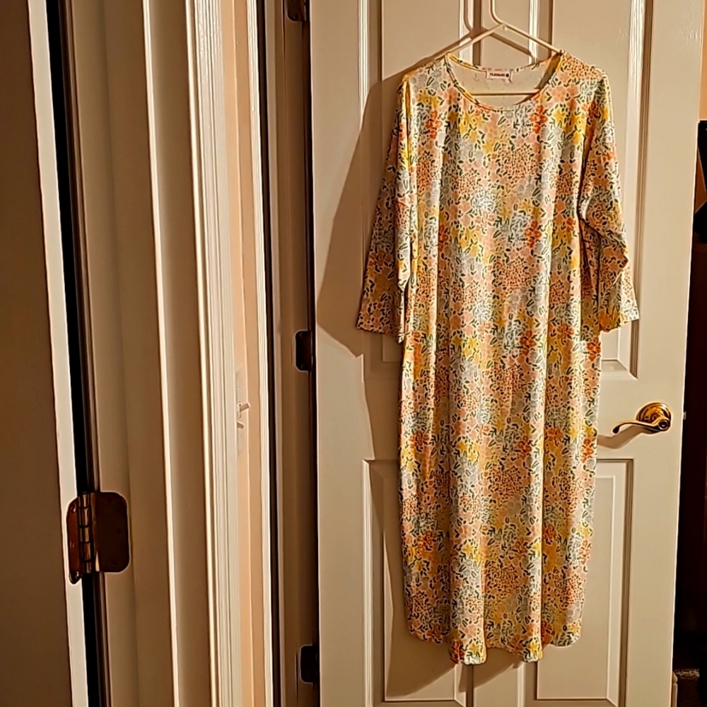 Nuggles floral 2x dress EUC